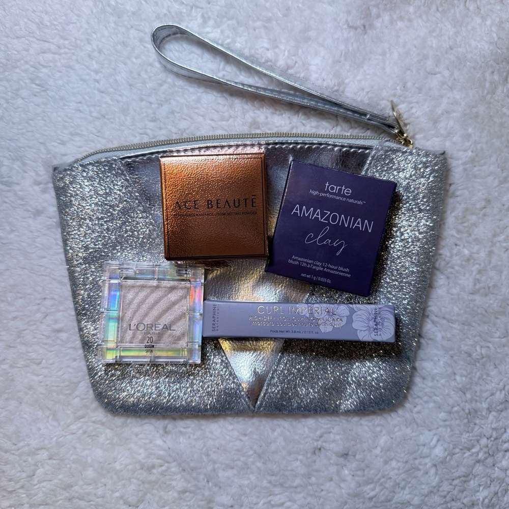 IPSY Bag with Four Sample Size Products